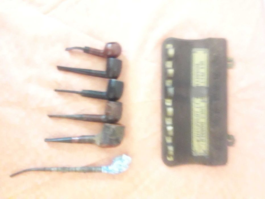 Colectie de sase pipe cu suport de perete