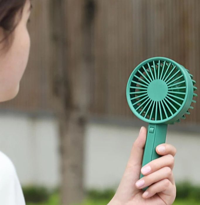 Вентиляторы ручные акамуляторные,новые. Смотрите фото.