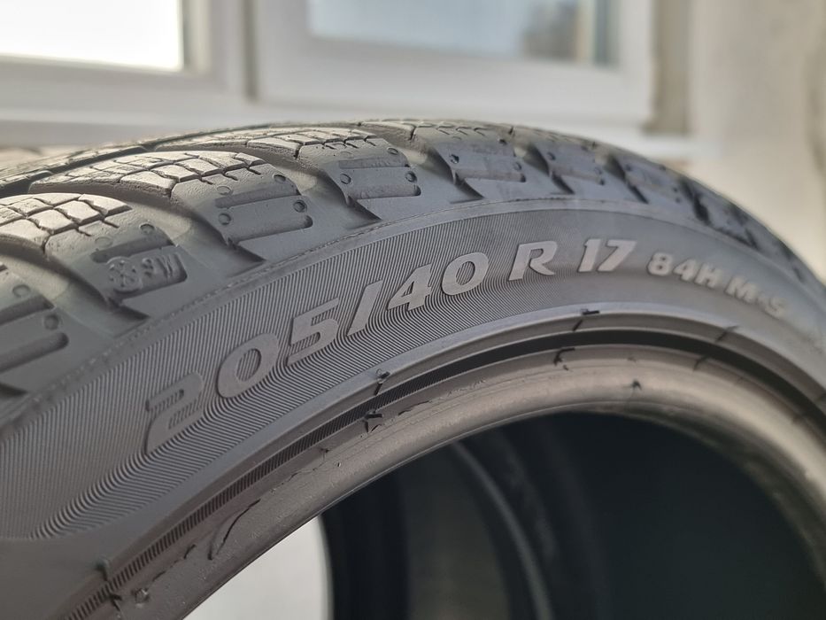 205/40/17 Pirelli 2Броя: 170лв 7мм