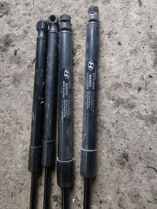 Set amortizoare capota haion Hyundai santafe 2008