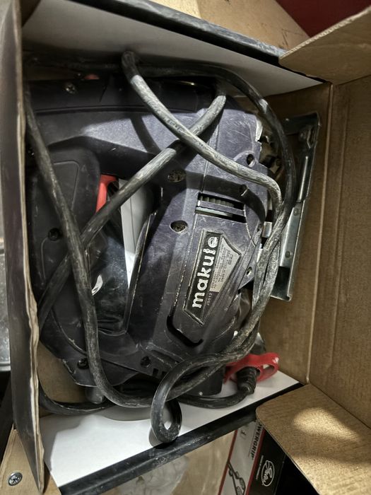 Продам  лобзик Макуте