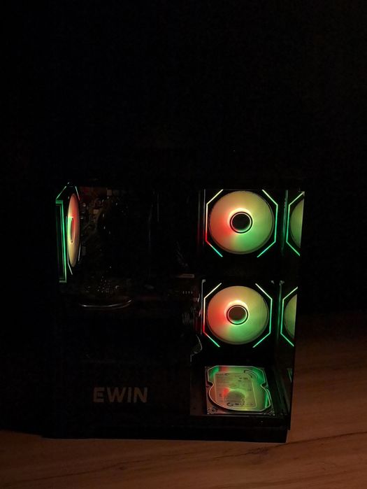 Игровой компьютер как i7 10700 /RX 580 8g/16 D4