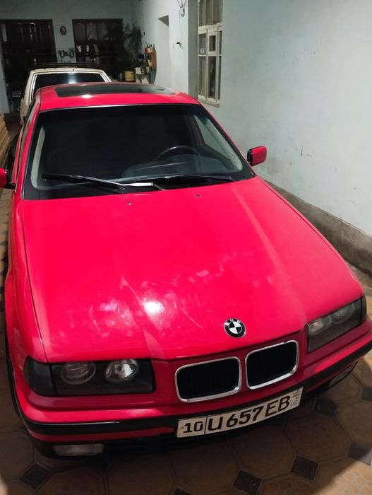 Продам БМВ 316i E36 АКПП автомат цвет красный двигатель 1.8 ЛТ .
