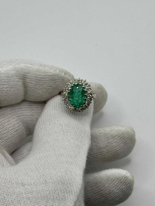 INEL AUR alb 18K + SMARALD Natural =5CT + 16 Diamante =0.80ct -Vintage