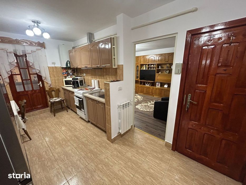 Apartament 2 camere, decomandat - Cugir