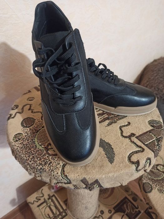 Продам мужскую обувь