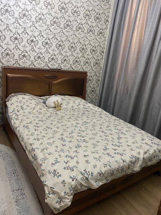 Продается комод, шкаф и кровать с тумбой
