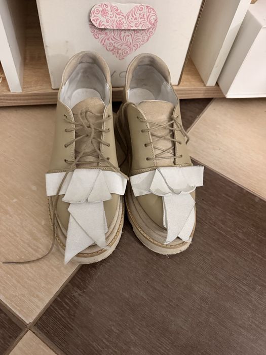 Pantofi din piele naturala