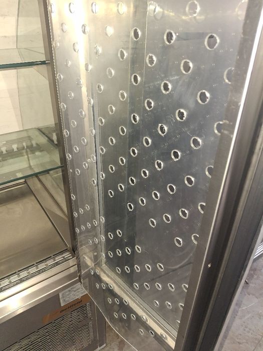 Хладилна витрина отворена крайстенна и островна