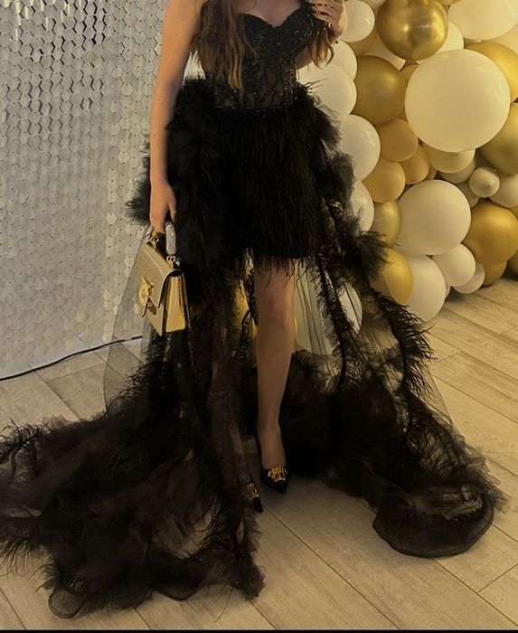 Бална рокля с подвижен шлейф