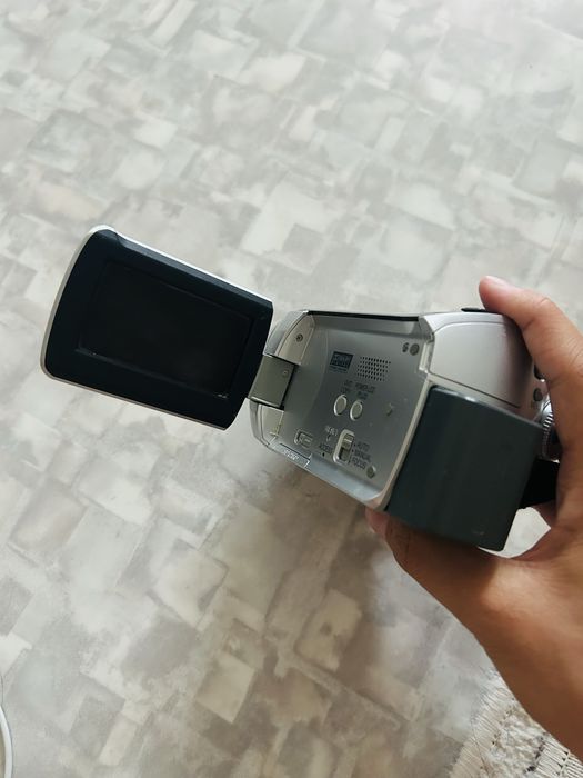 Продается видеокамера Panasonic SDR-H20.