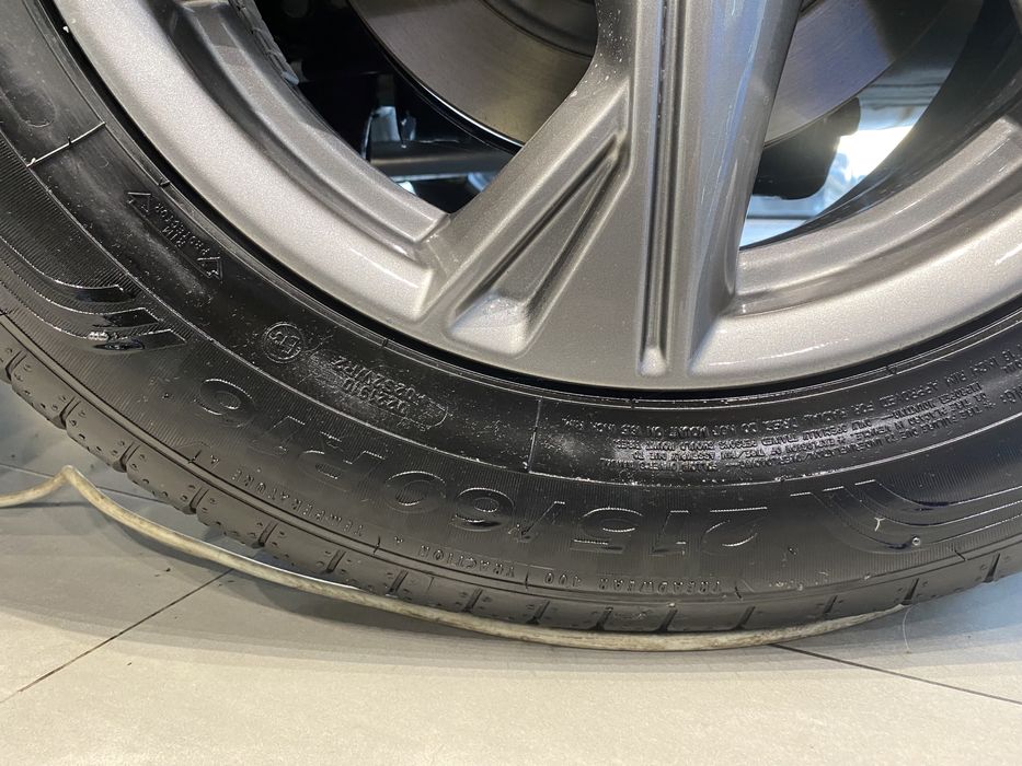 Продам шины новые комплект