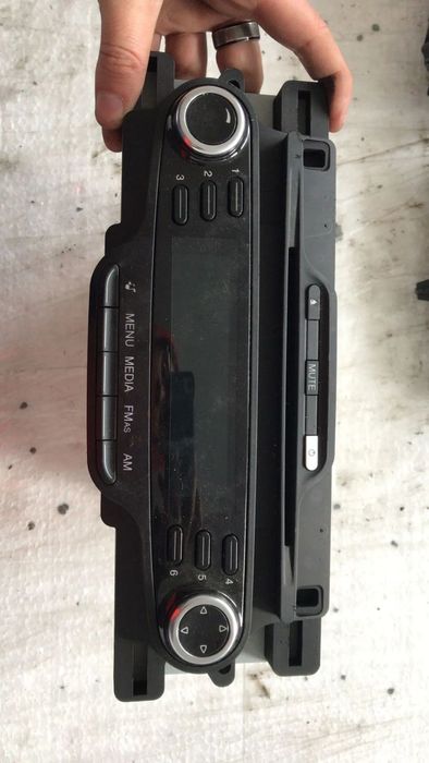 Radio cd player multimedia alfa romeo giulietta