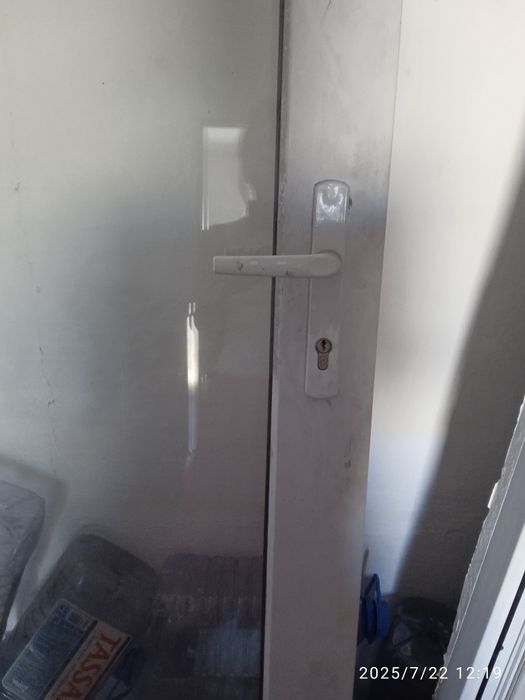 Пластиковые окна и дверь