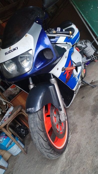 Suzuki gsx-r srad 600