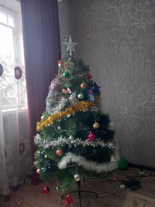 Продам Елку срочно