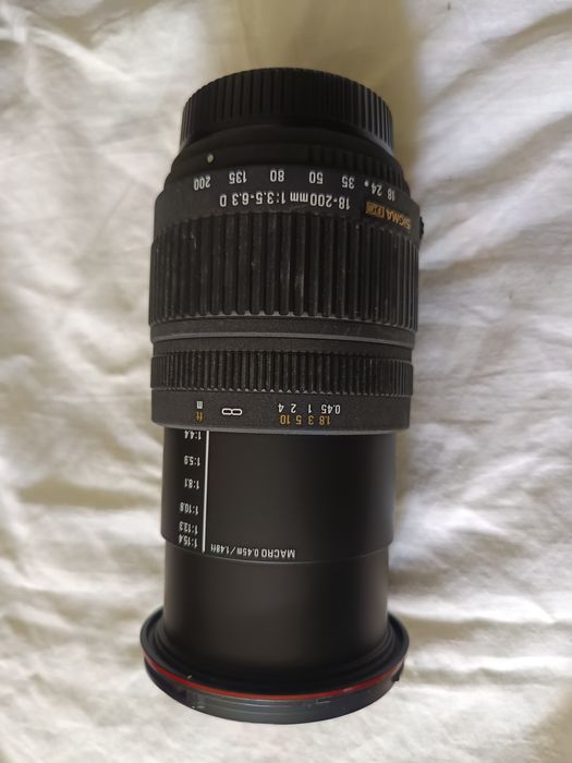 Vând obiectiv Sigma Zoom 18-200 mm,fără auto focus