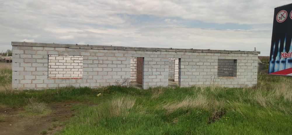 Здание не достроено 180кв²