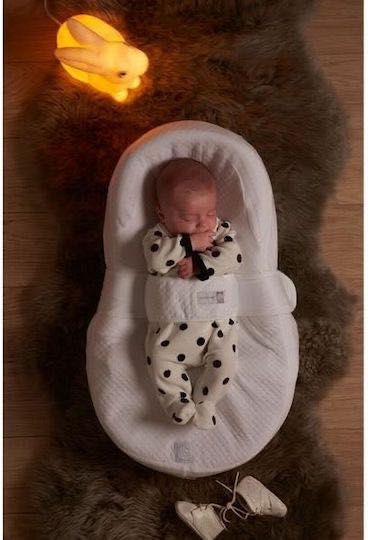 2 x Cuib de dormit (50% din preț, folosite 3 luni fara defecte) Cocoonababy® 10° Fleur de coton® White Red Castle cu cearșaf elastic