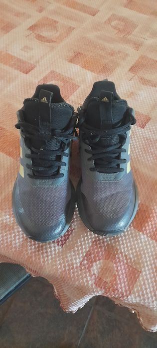 Маратонки adidas използвани