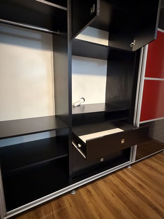 Sifonier dulap cu usi glisante
