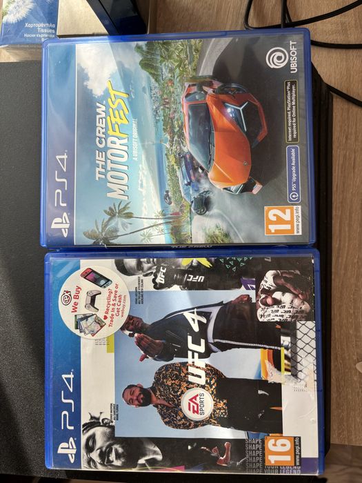 Продавам PS4 pro 1TB с един джоистик