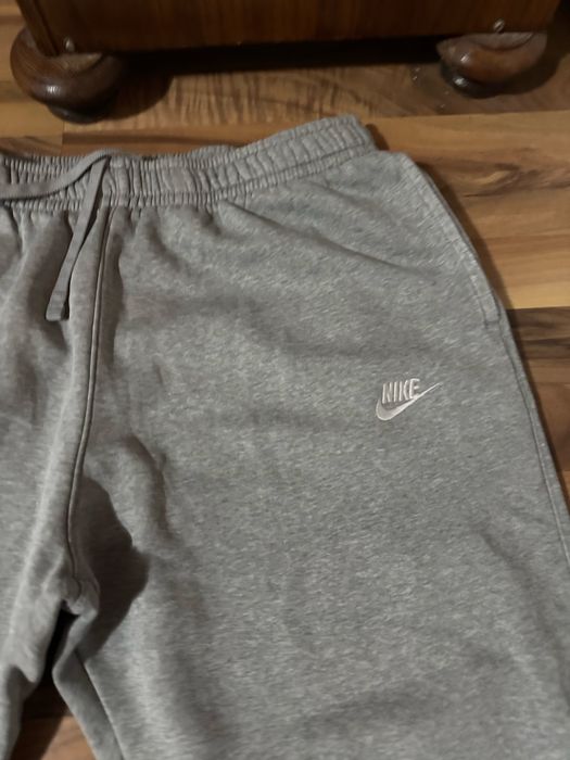 Vand Pantaloni Nike