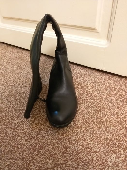 Сапожки-ботфорты демисезонные,чистая кожа.размер 36-37