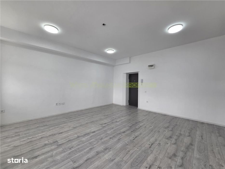 Apartament 2 camere Centrul Civic pretabil birouri