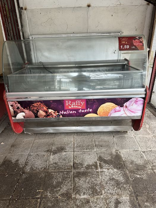 Витрина за  сладолед