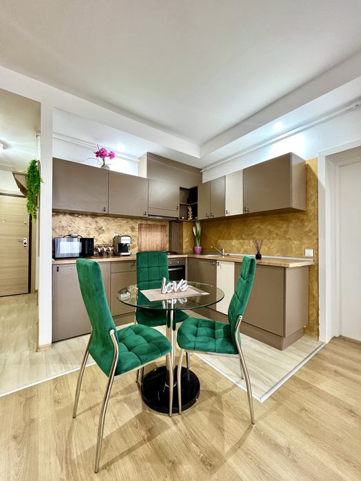 Inchiriez apartament regim hotelier Cosmopolis