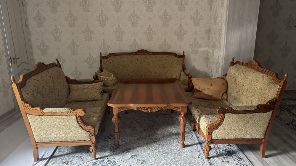 3 дивана и стол в одном комплекте