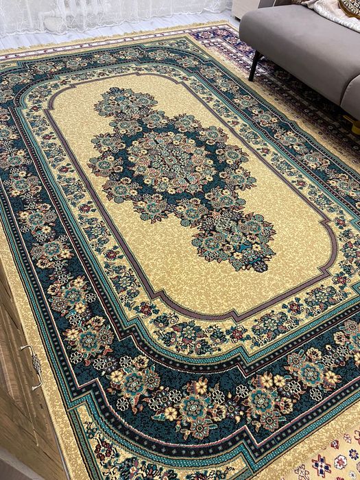 Ковёр очень в хорошем состоянии