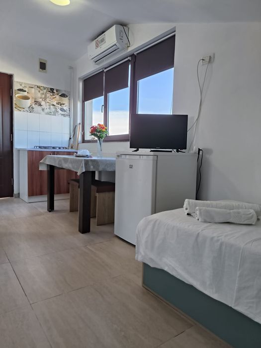 Cazare muncitori Constanta Valu lui Traian paturi single bucatarii