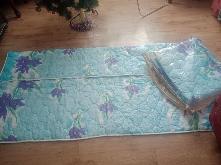 Продам два одеяла новое