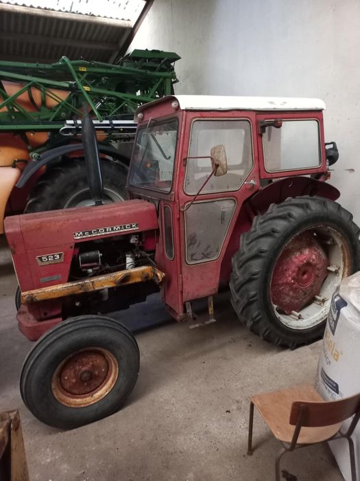 Tractor McCormick 523