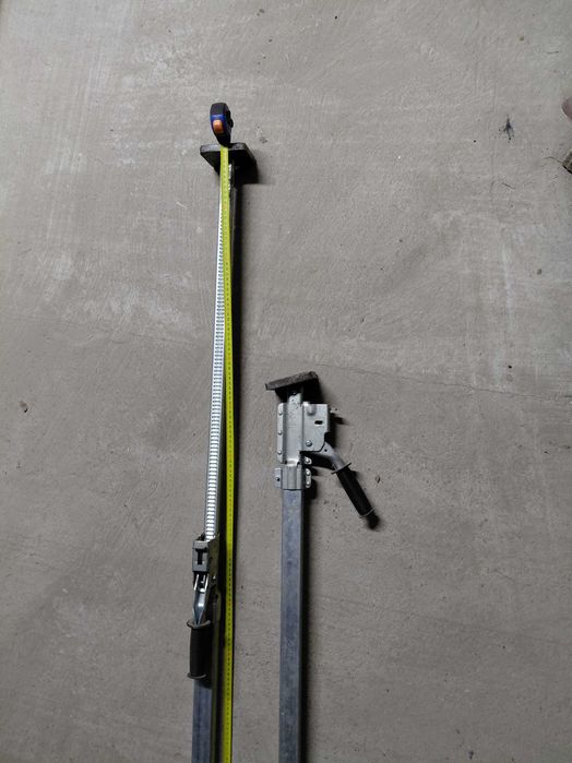 Stâlpi de protecție împotriva răsturnării mărfurilor