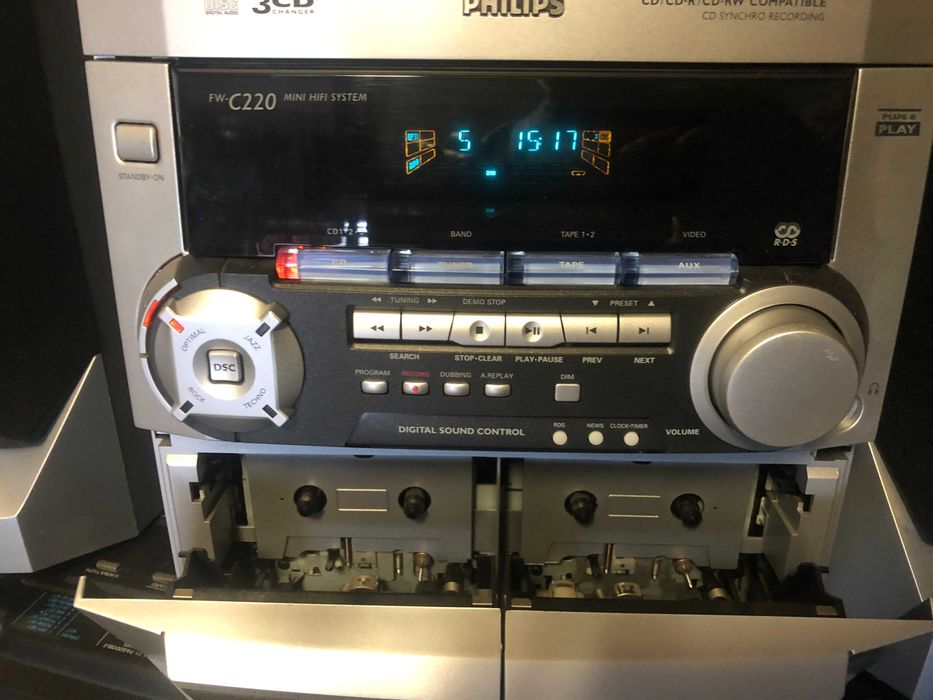 продавам стерео уредба филипс 3 диска