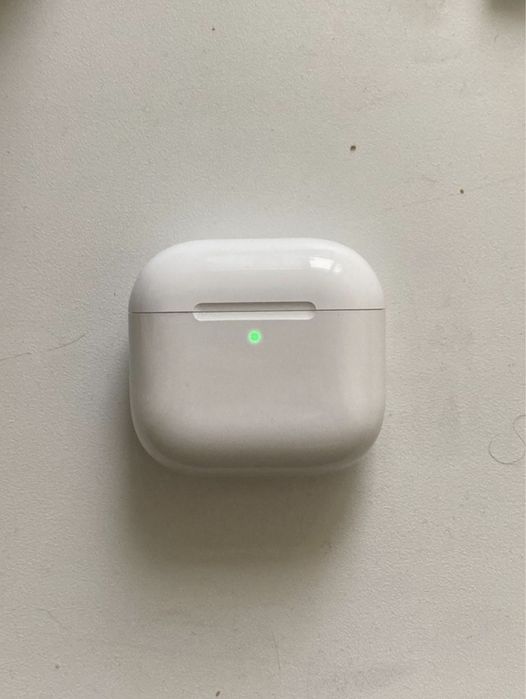 Airpods 4 active noise cancellation