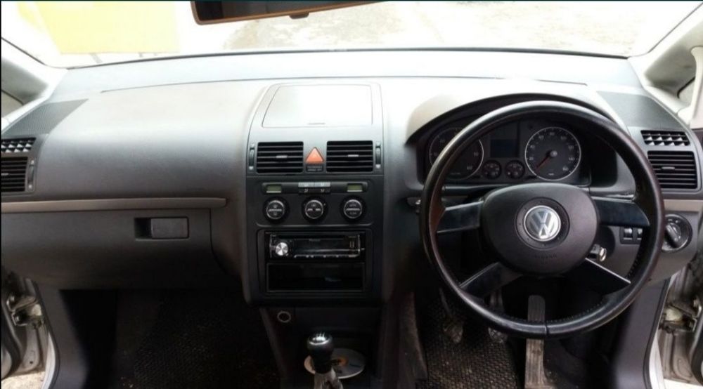 Gura grila ventilatie bord centrala vw touran 2.0 tdi 136 cp azv