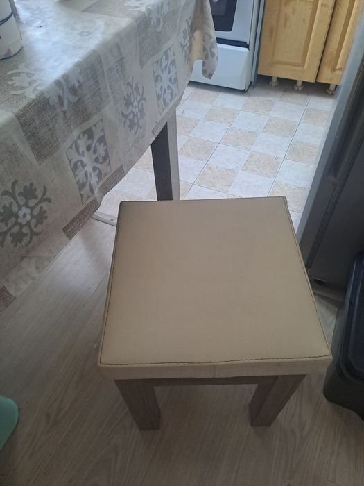 Кухонный уголок с ящиками для  хранения