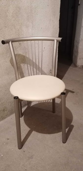 продавам кухненски столове