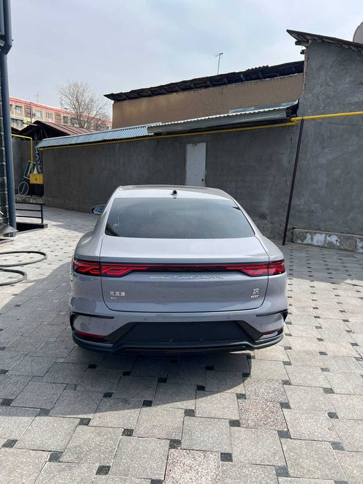 BYD Han 2025 Lidar 701 km 11.700 km yurgan