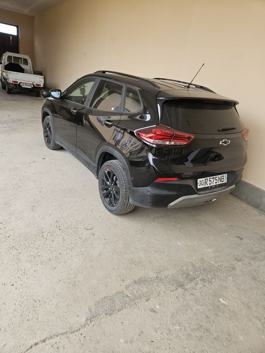 Traker redlayn pazitsa 2025 yili pachka qora rang