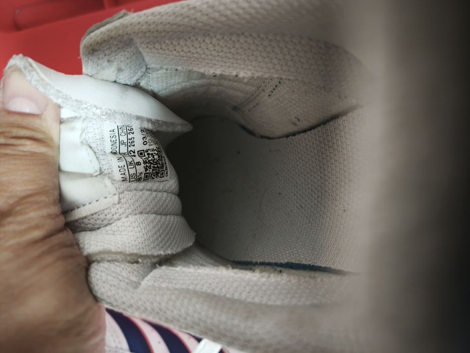 Маратонки Adidas  42 номер