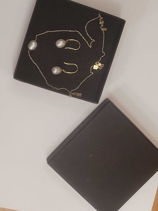 Set cercei si lantisor din aur galben 14k cu perle de apa dulce