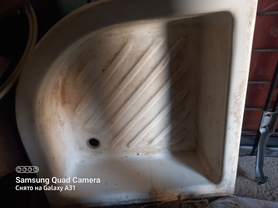 Продаю  душевой поддон.