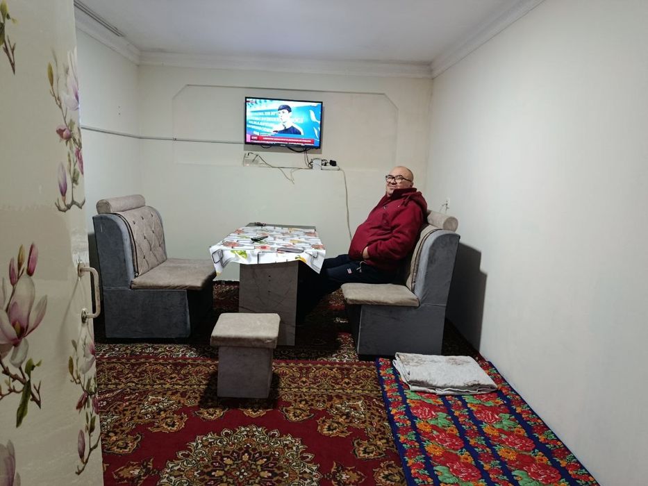 Продается однокомнатная квартира на первом этаже двухэтажного дома
Пер