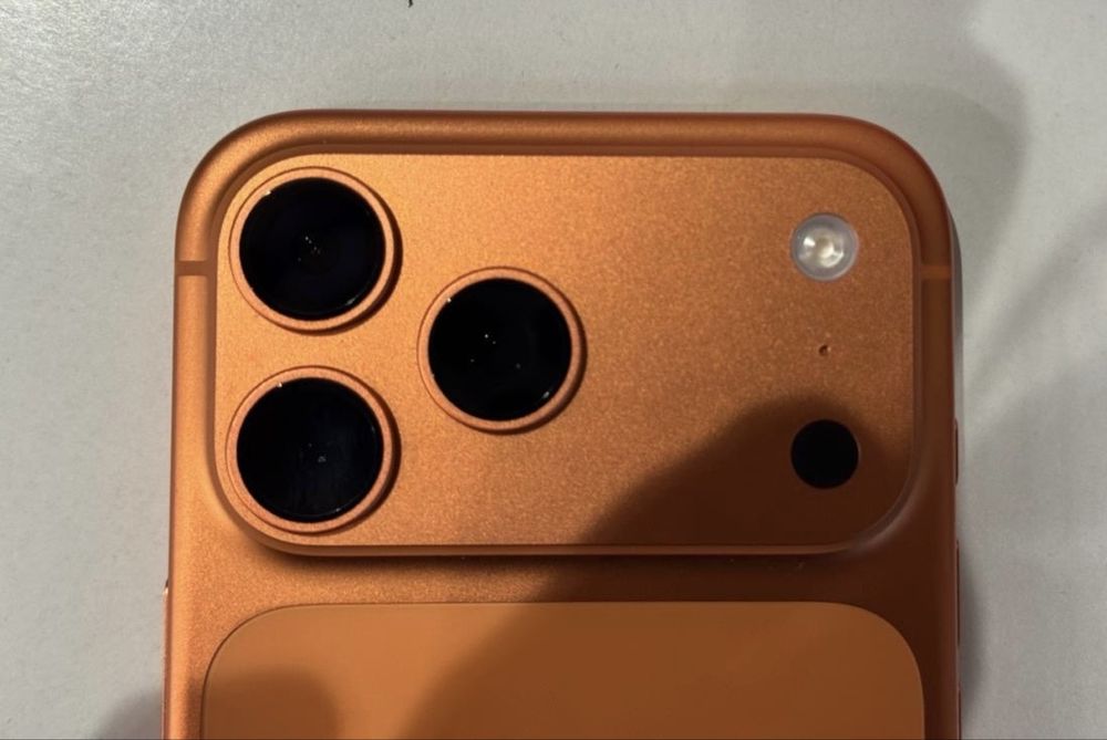 iPhone 17 Pro Max на гарантии