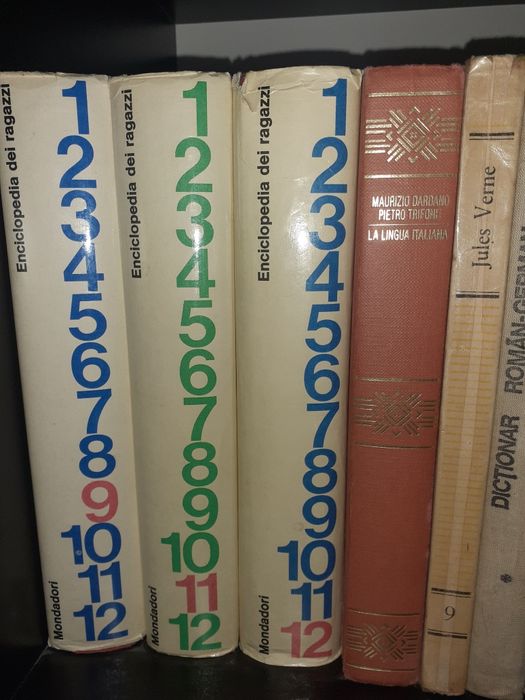 Carti, enciclopedie, 5 Ron/carte, in bloc